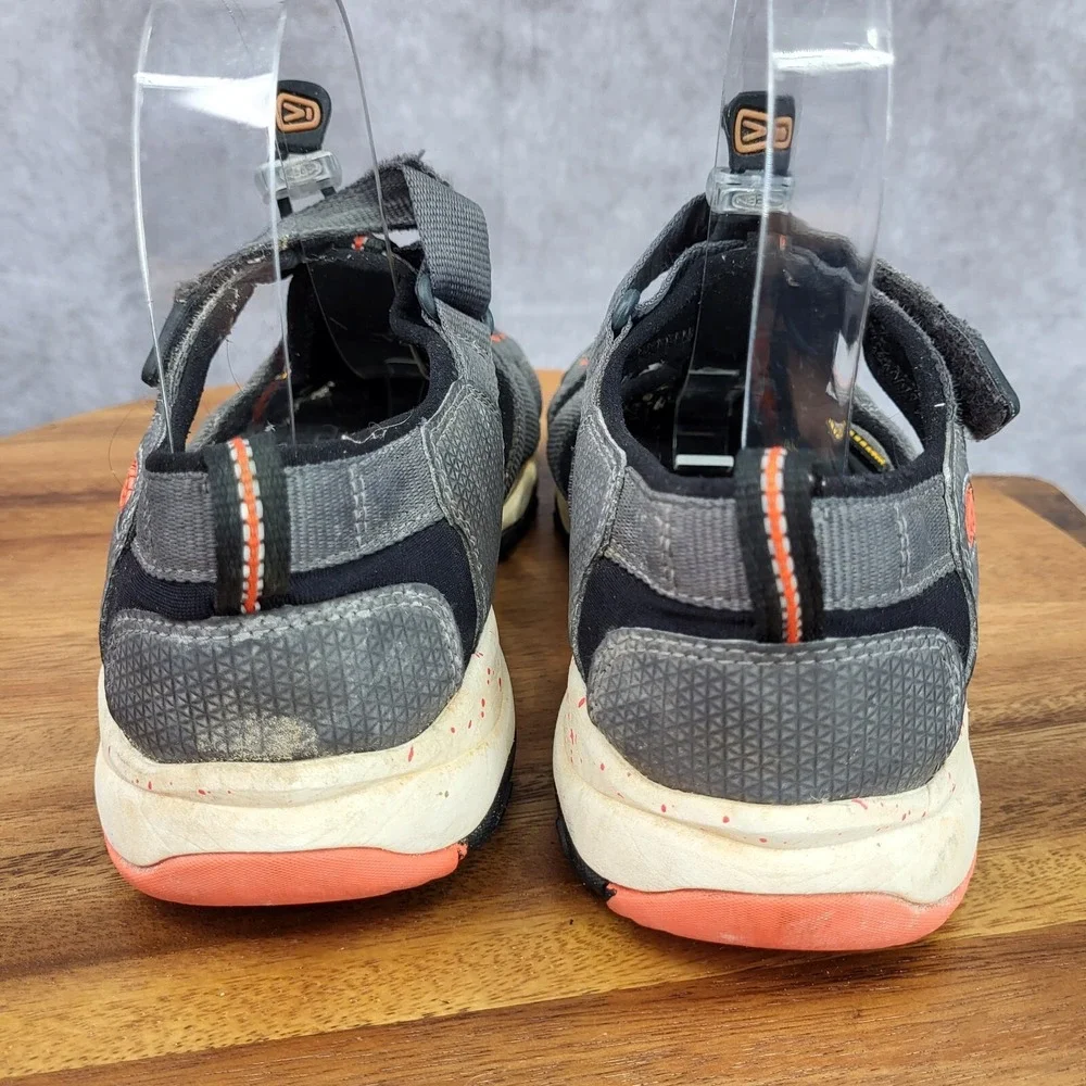 Keen Newport H2 Sandals Boys 5 Gray Closed Toe Hiking Water Shoes‎ Sport Outdoor